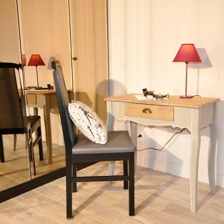 Au Jardin De Lisa Bed & Breakfast Cherreau Bagian luar foto