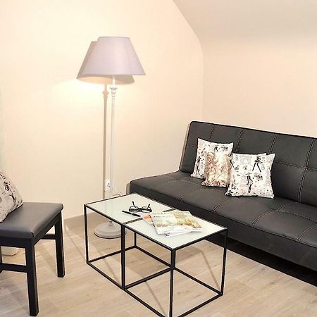 Au Jardin De Lisa Bed & Breakfast Cherreau Bagian luar foto
