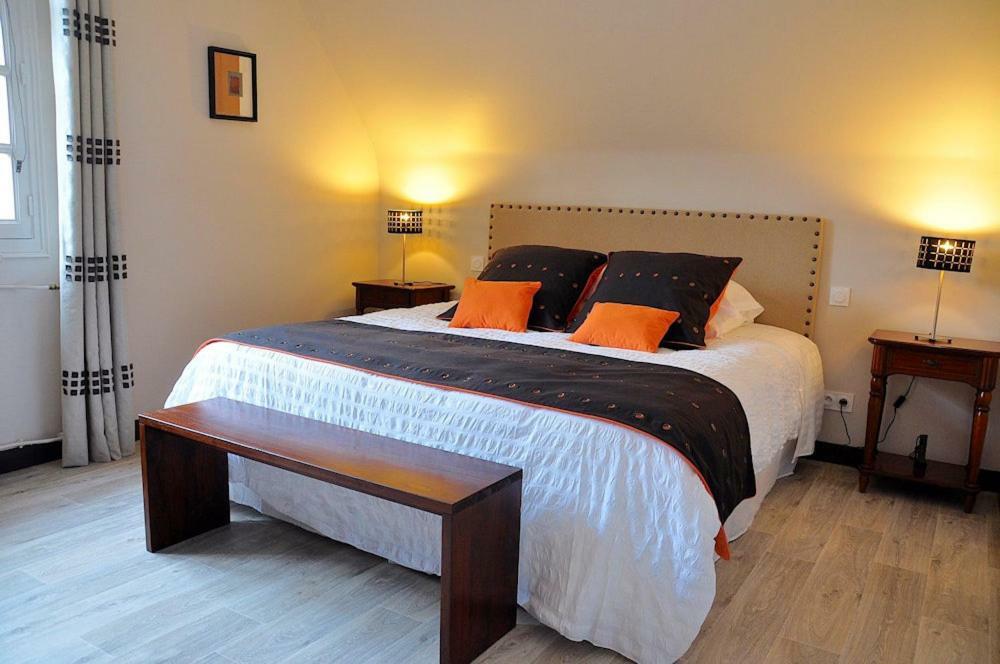 Au Jardin De Lisa Bed & Breakfast Cherreau Bagian luar foto