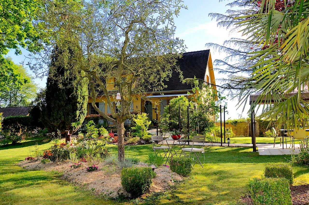Au Jardin De Lisa Bed & Breakfast Cherreau Bagian luar foto